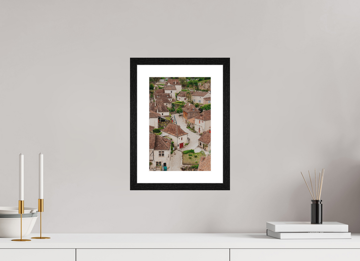 20 x 30 cm, Cadre 4 noir Village perché sur les hauteurs
