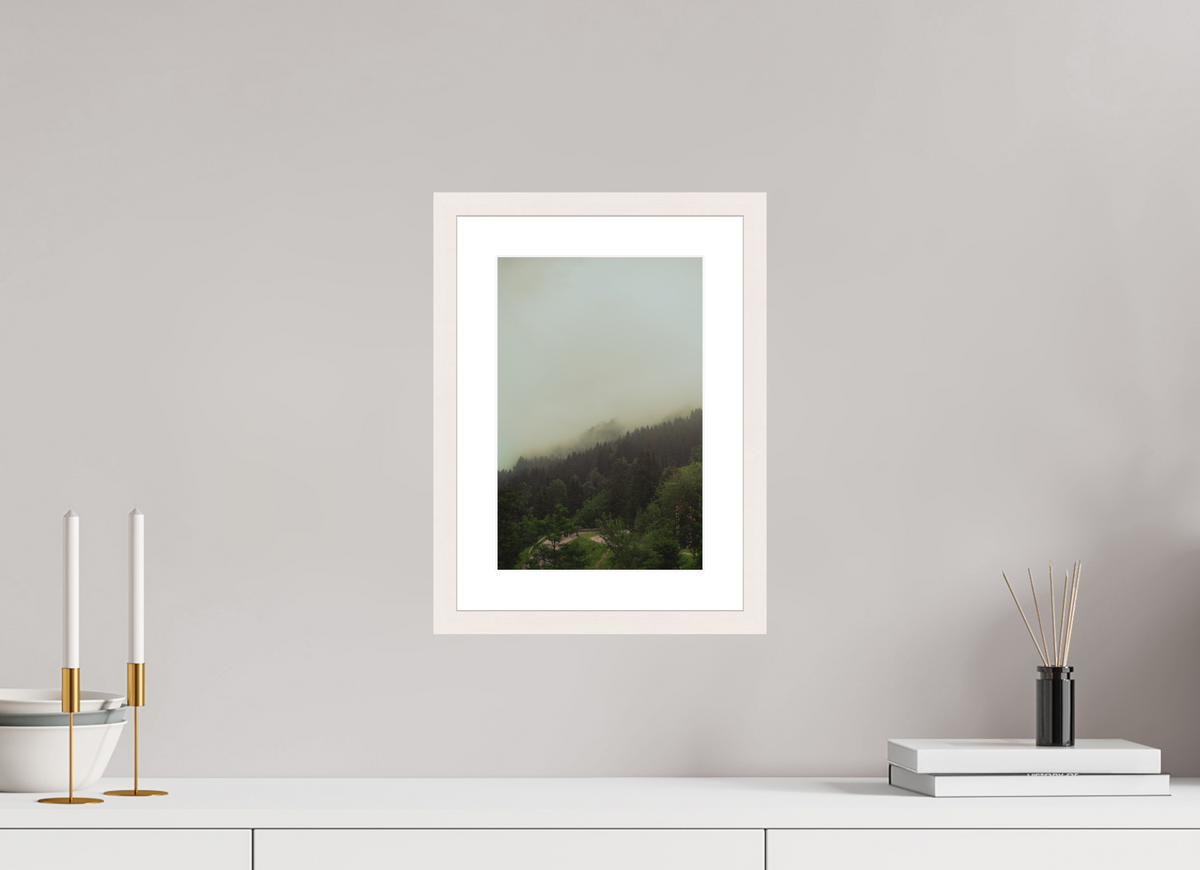 20 x 30 cm, cadre 4 blanc Forêt brumeuse