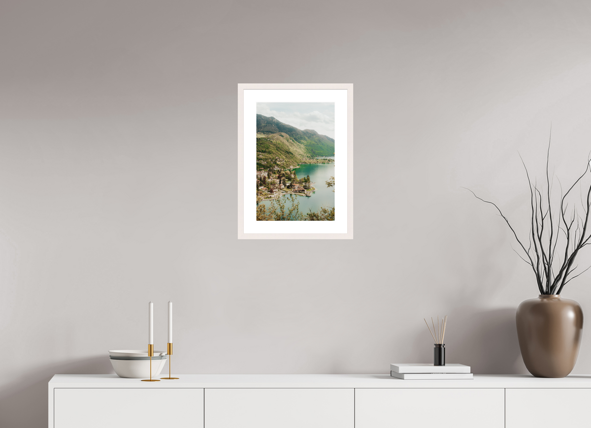 30 x 45 cm, Cadre 5 blanc Entre Lac & Montagnes