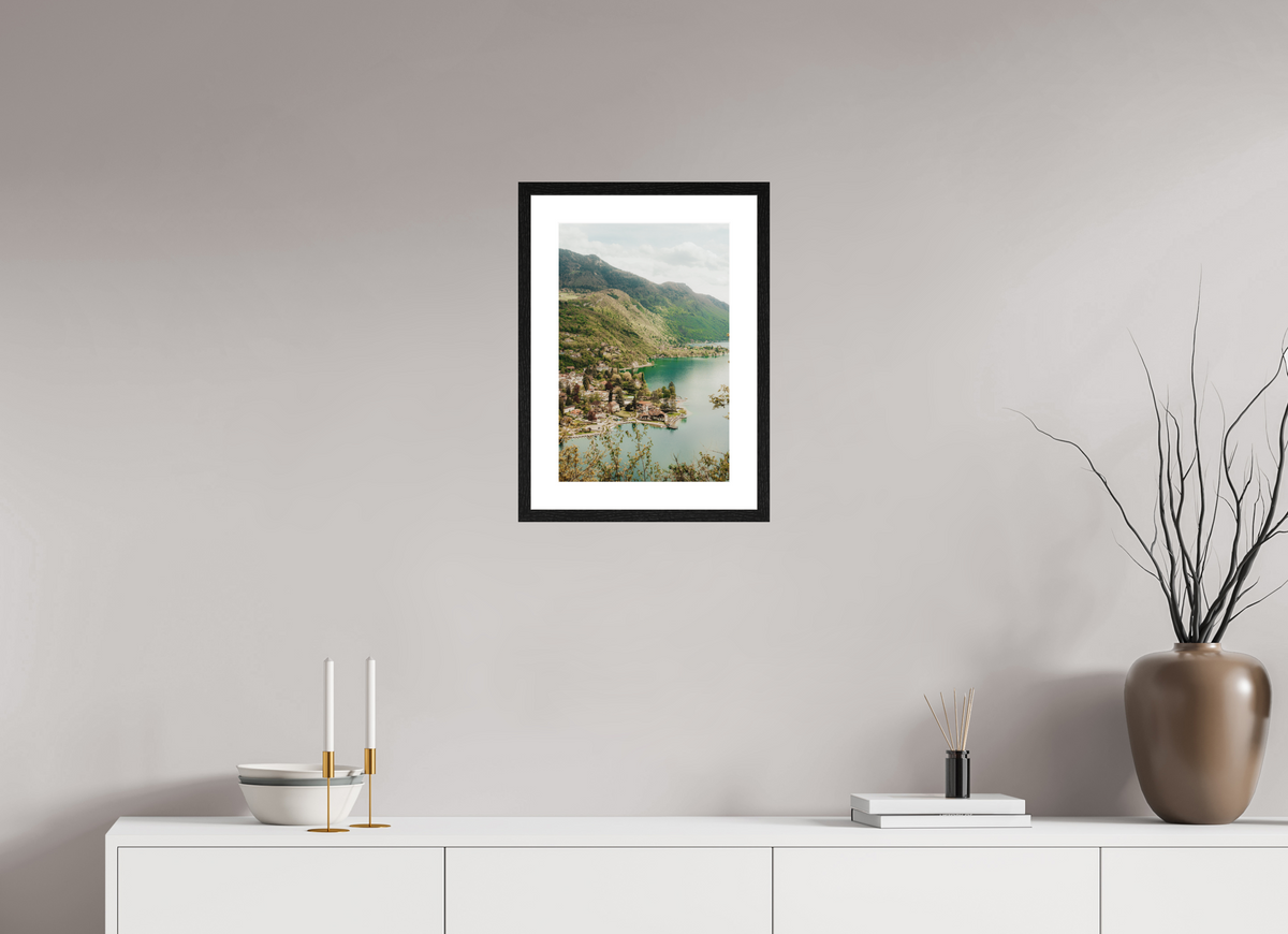 30 x 45 cm, Cadre 5 noir Entre Lac & Montagnes